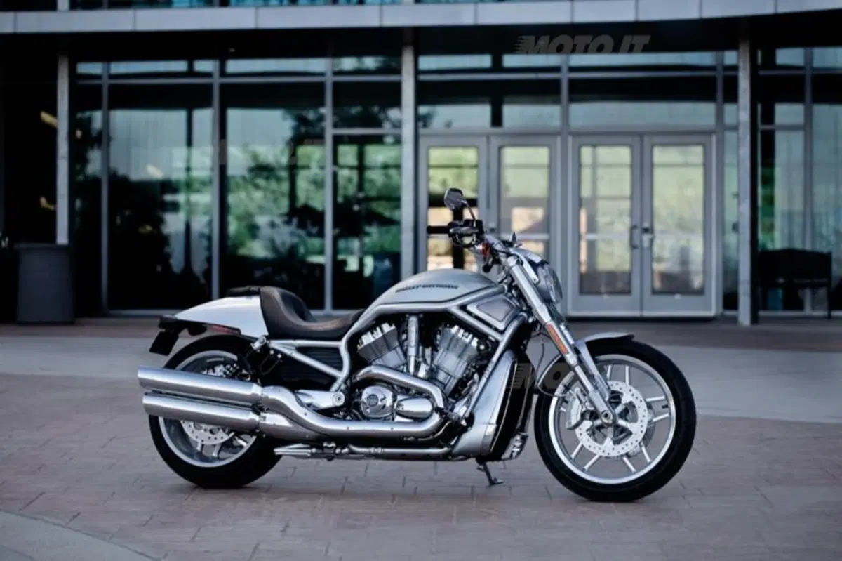 Harley-Davidson presenta i modelli 2012 (5)