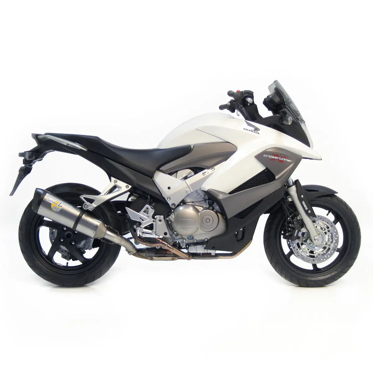 Silenziatore LeoVince per Honda Crossrunner (2)