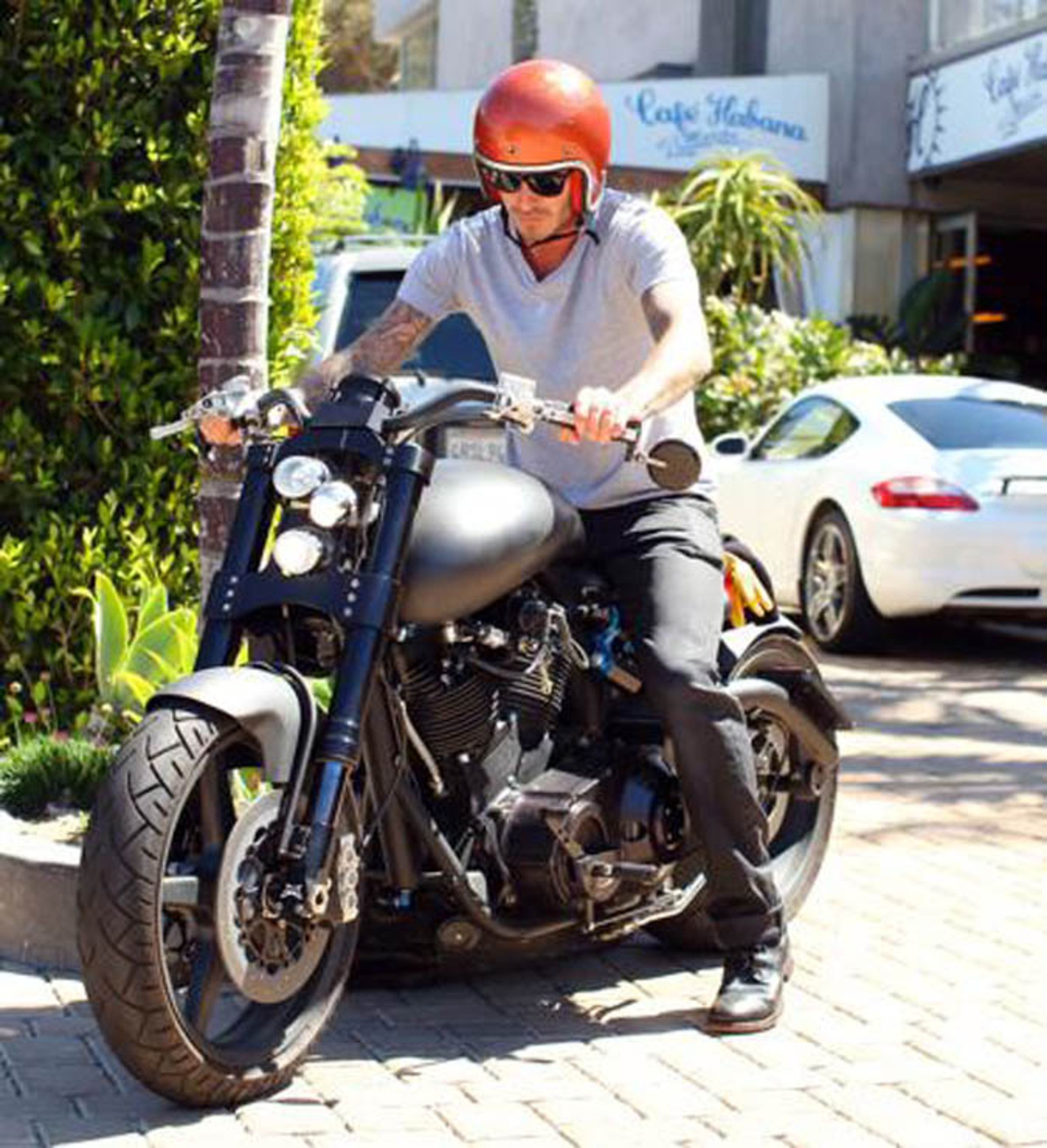 Beckham in vacanza sulla sua nuova moto