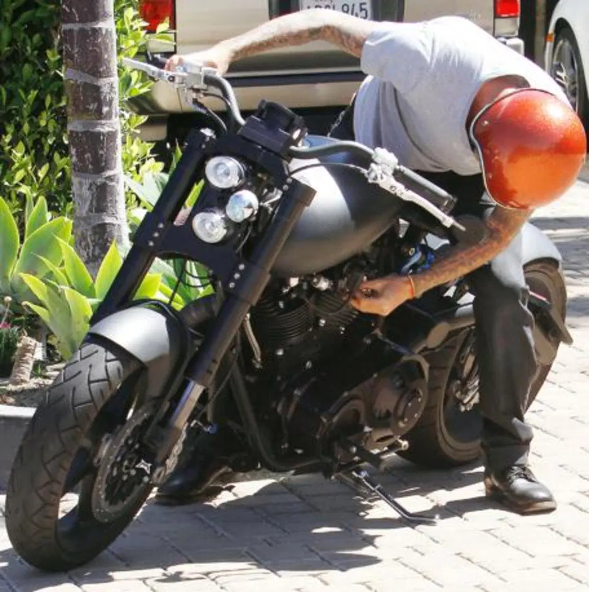 Beckham in vacanza sulla sua nuova moto