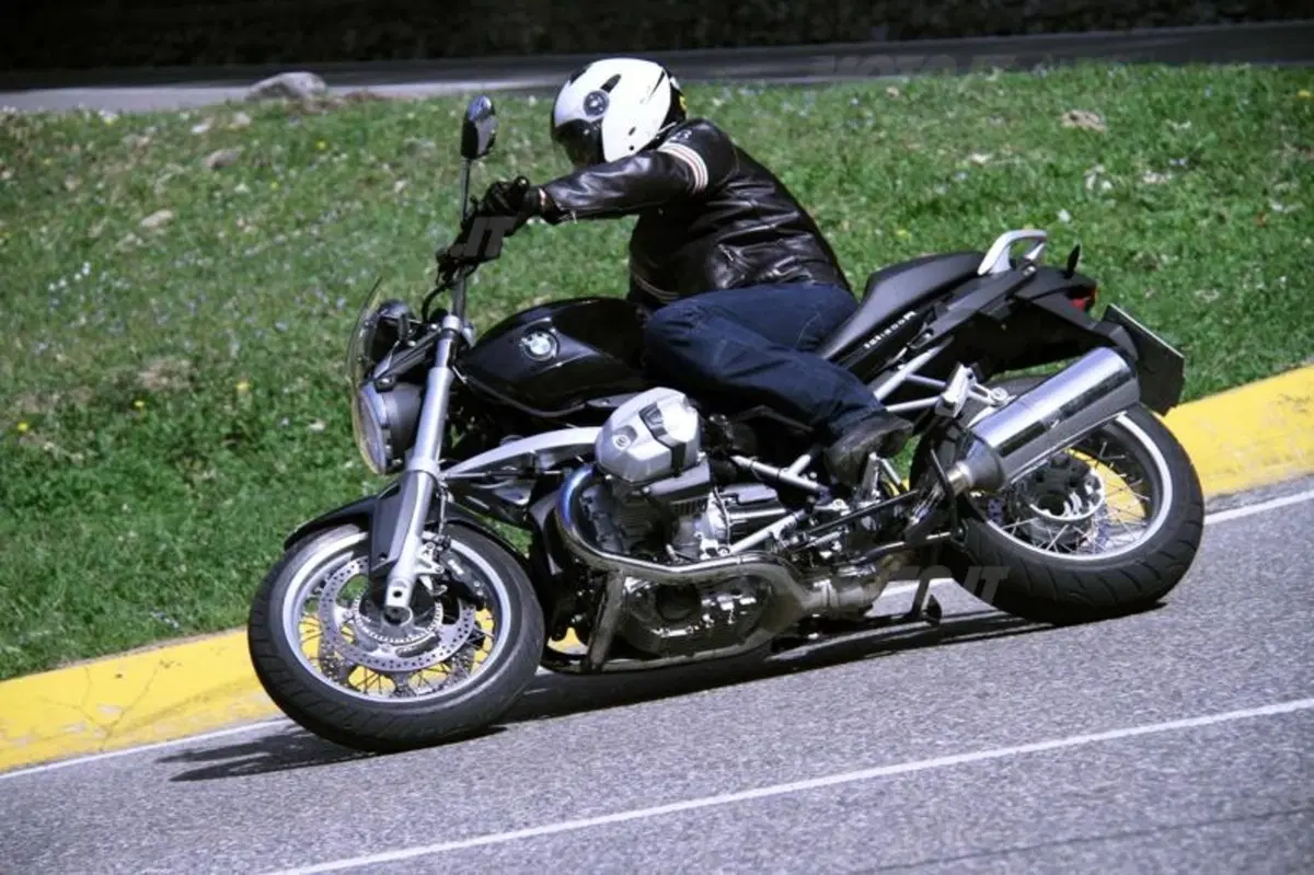 BMW R1200R   (3)