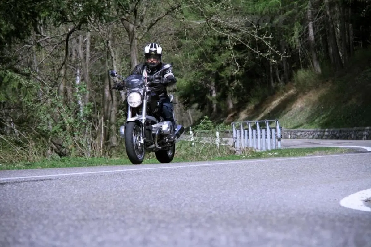 BMW R1200R   (7)