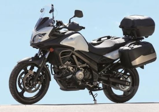 Accessori per la nuova V-Strom: Suzuki propone 4 kit