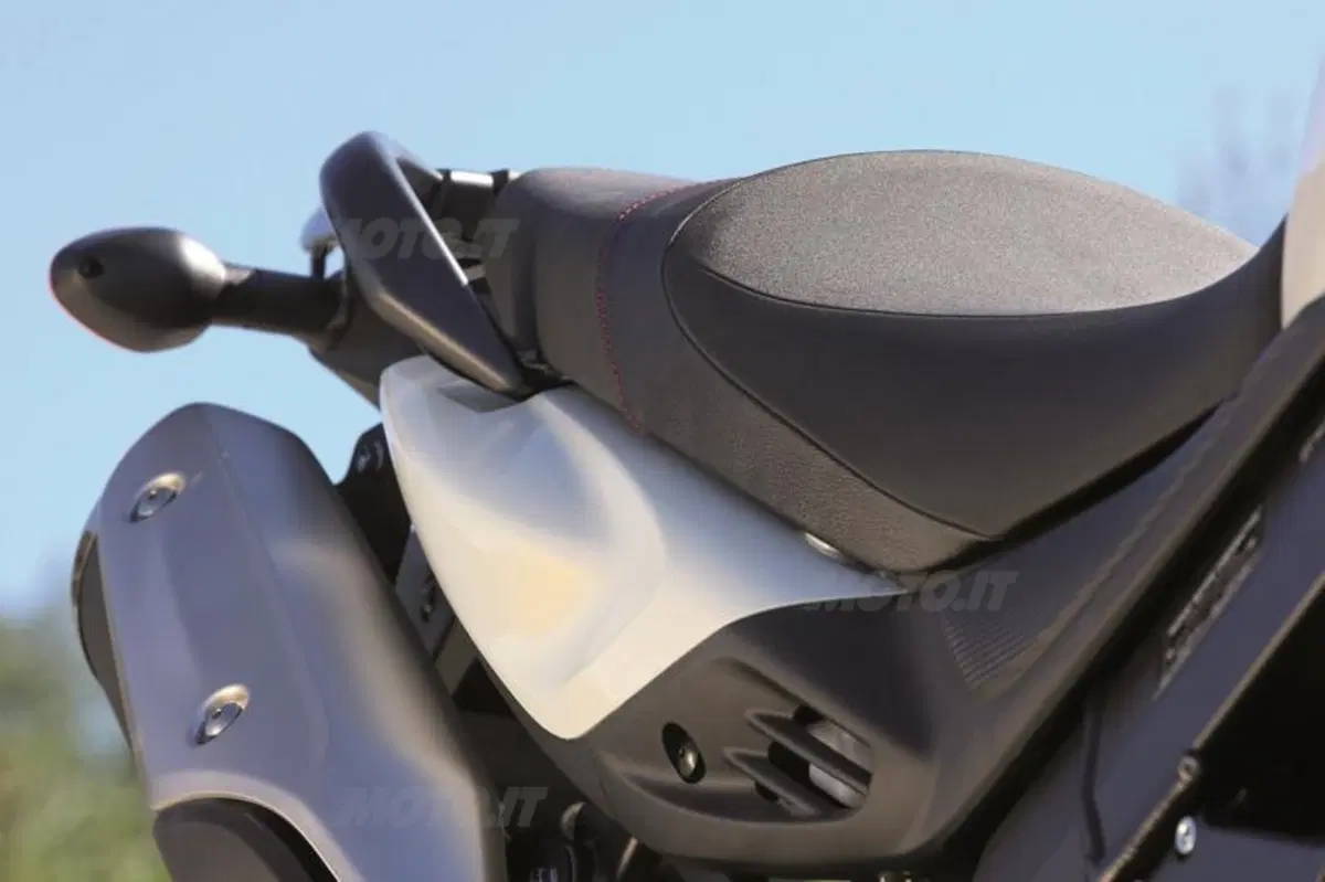 Accessori per la nuova V-Strom: Suzuki propone 4 kit (4)