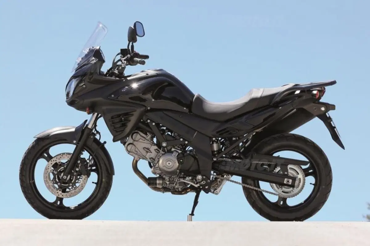 Accessori per la nuova V-Strom: Suzuki propone 4 kit (5)