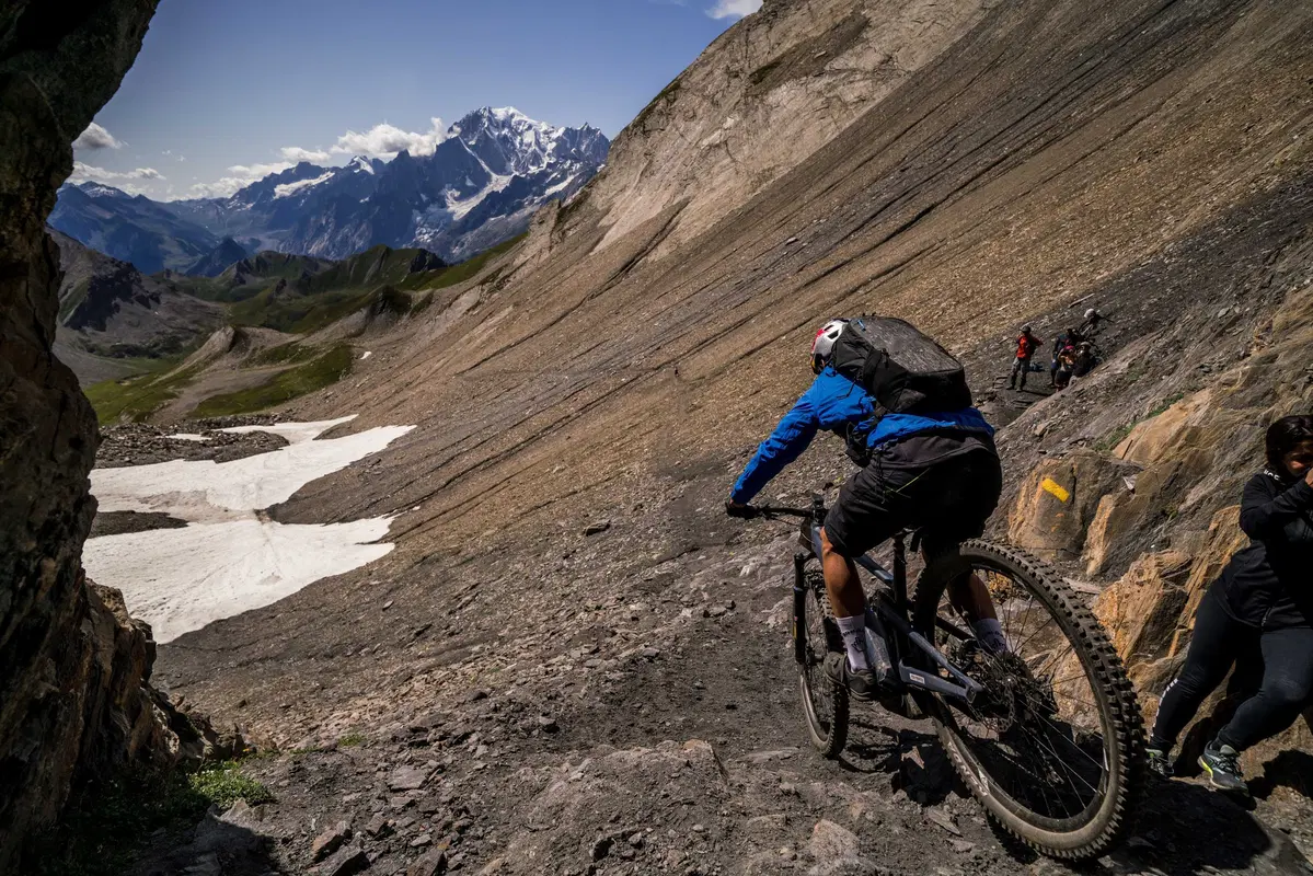 Fontana e-Vlog: "Tour du Mont Blanc con le EMTB. Gara extraterrestre!"