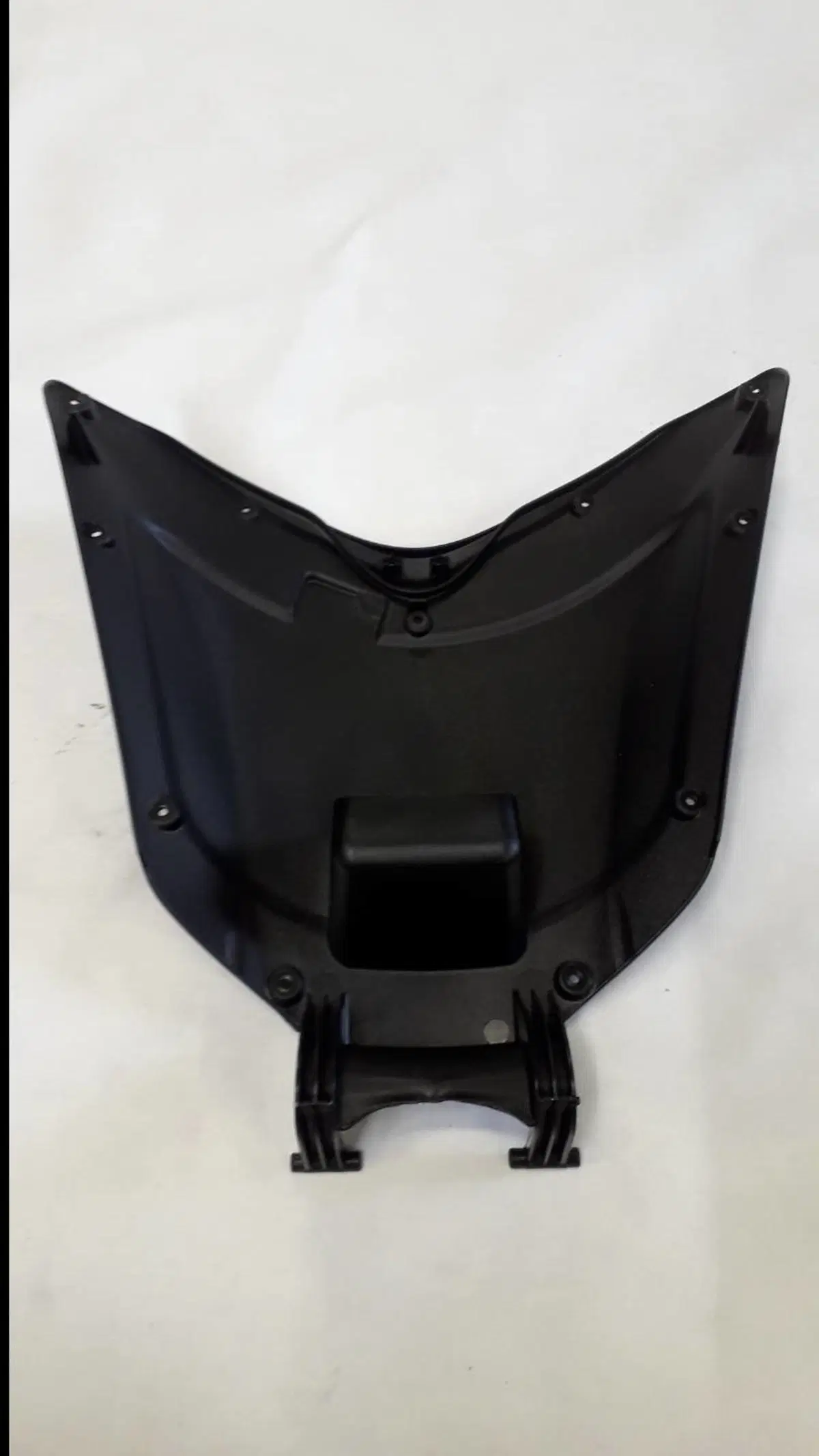 SPORTELLO SCUDO INTERNO PIAGGIO BEVERLY 300-350 (2)