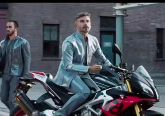 Max Biaggi e Aprilia nel nuovo video di Fabio Rovazzi 