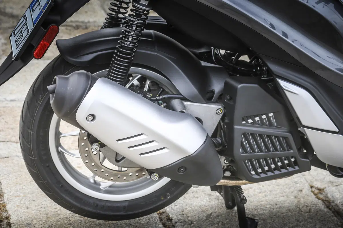 Piaggio Medley 125 e 150 (3)