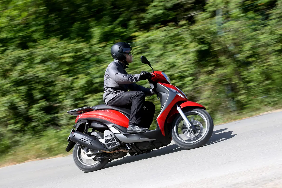 Piaggio Medley 125 e 150 (2)