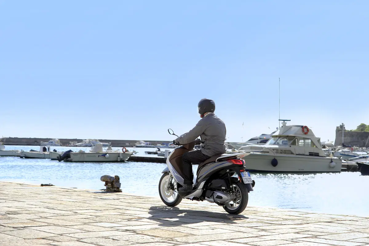 Piaggio Medley 125 e 150 (3)