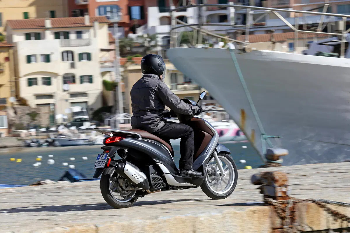 Piaggio Medley 125 e 150 (4)