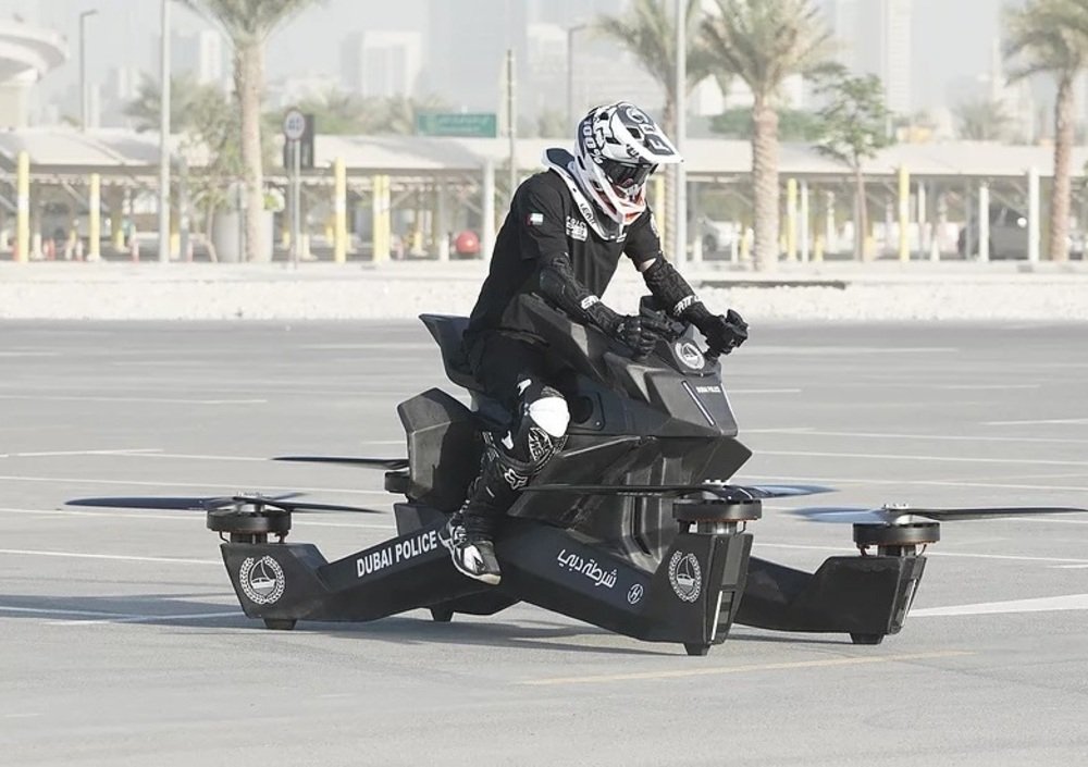 La Hoversurf S3 in dotazione alla polizia di Dubai