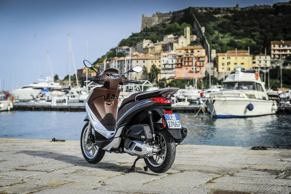 Piaggio Medley 125 e 150 (16)
