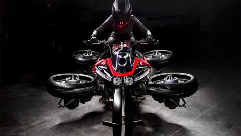 Riecco il trend delle "moto volanti", tra fantascienza e realt&agrave;