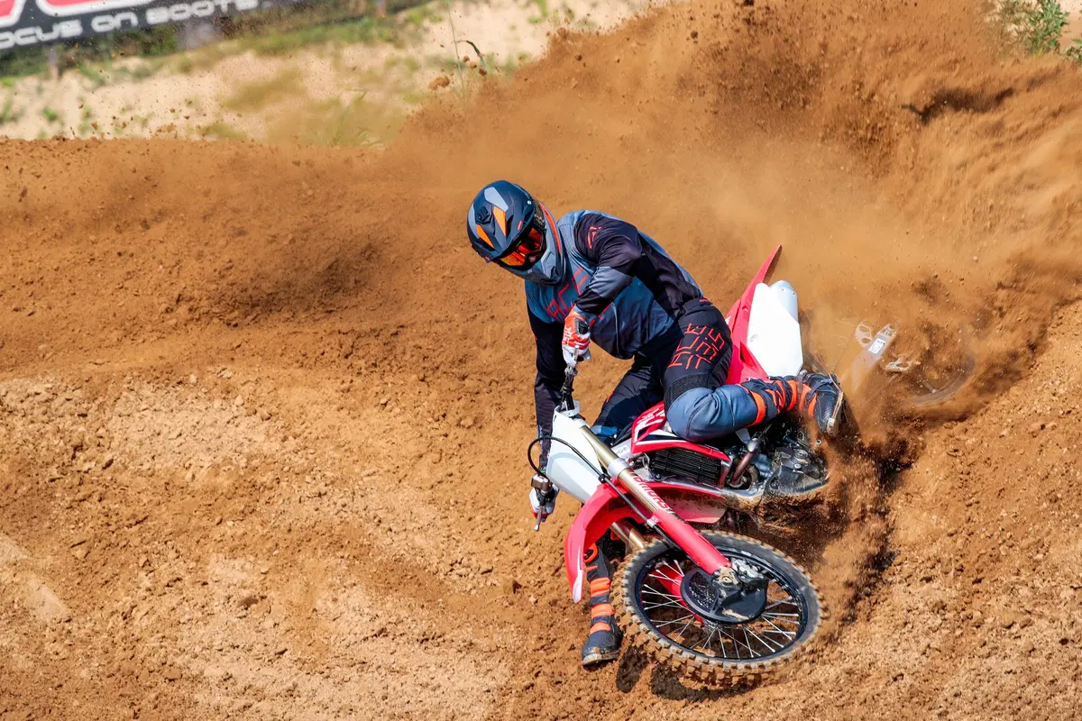Honda CRF 250R e 450R 2020. Questione di coppia  (10)