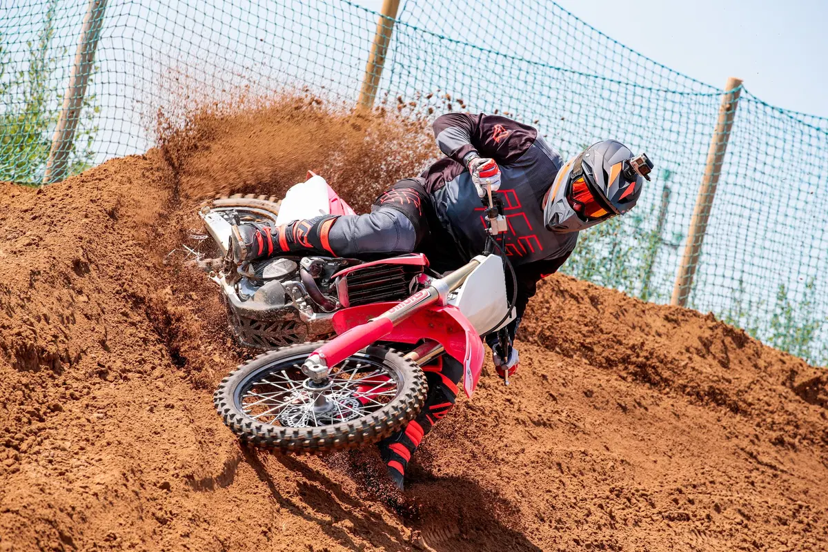 Honda CRF 250R e 450R 2020. Questione di coppia  (11)
