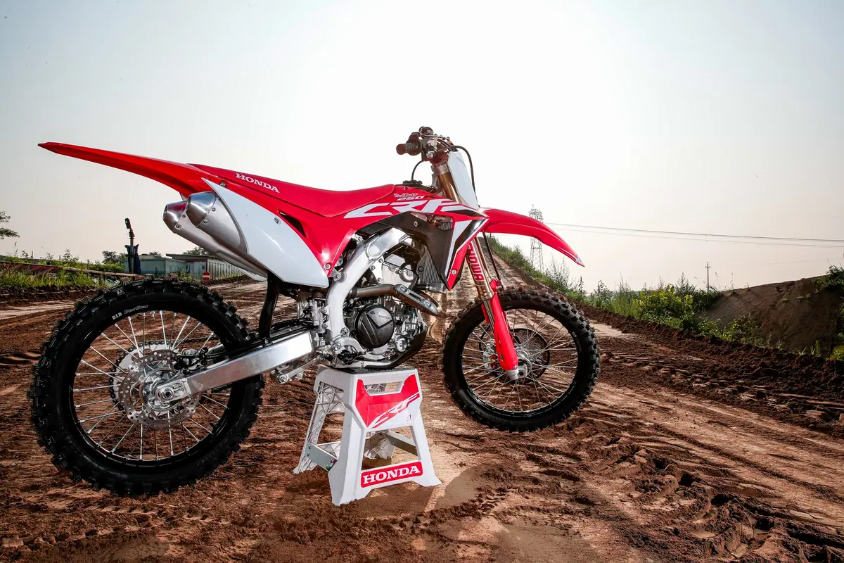 Honda CRF 250R e 450R 2020. Questione di coppia  (4)