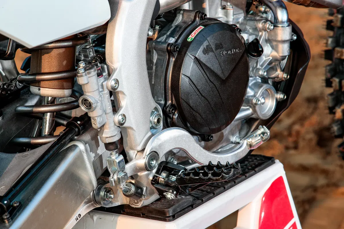 Honda CRF 250R e 450R 2020. Questione di coppia  (21)