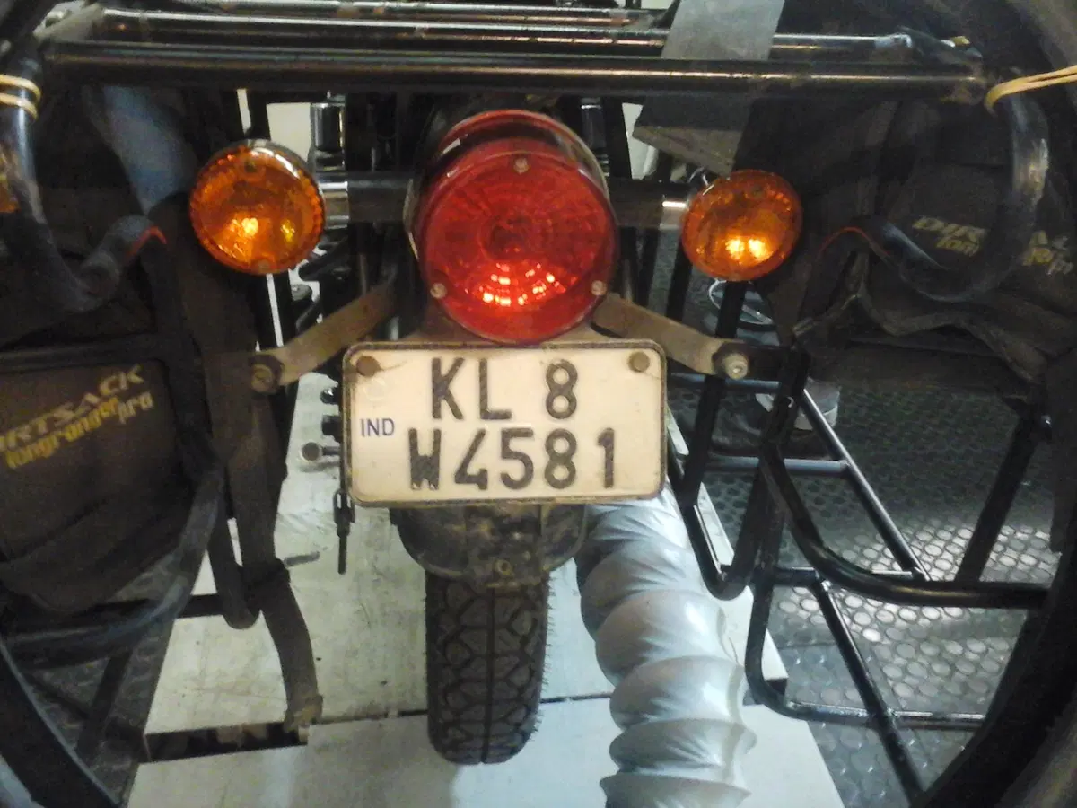 Atul, il giramondo su Royal Enfield (2)
