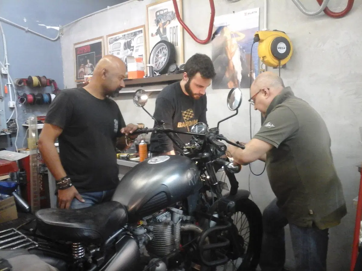 Atul, il giramondo su Royal Enfield (3)