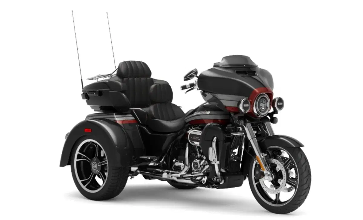 Harley-Davidson 117 CVO Tri Glide Ultra (2020) - FLHTCUTGSE_AF