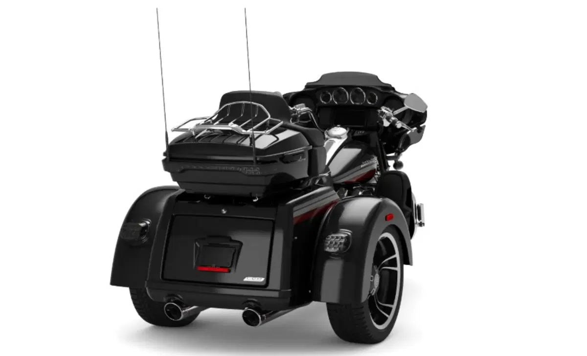 Harley-Davidson CVO - Custom Vehicle Operations 117 CVO Tri Glide Ultra (2020) - FLHTCUTGSE_AF (7)