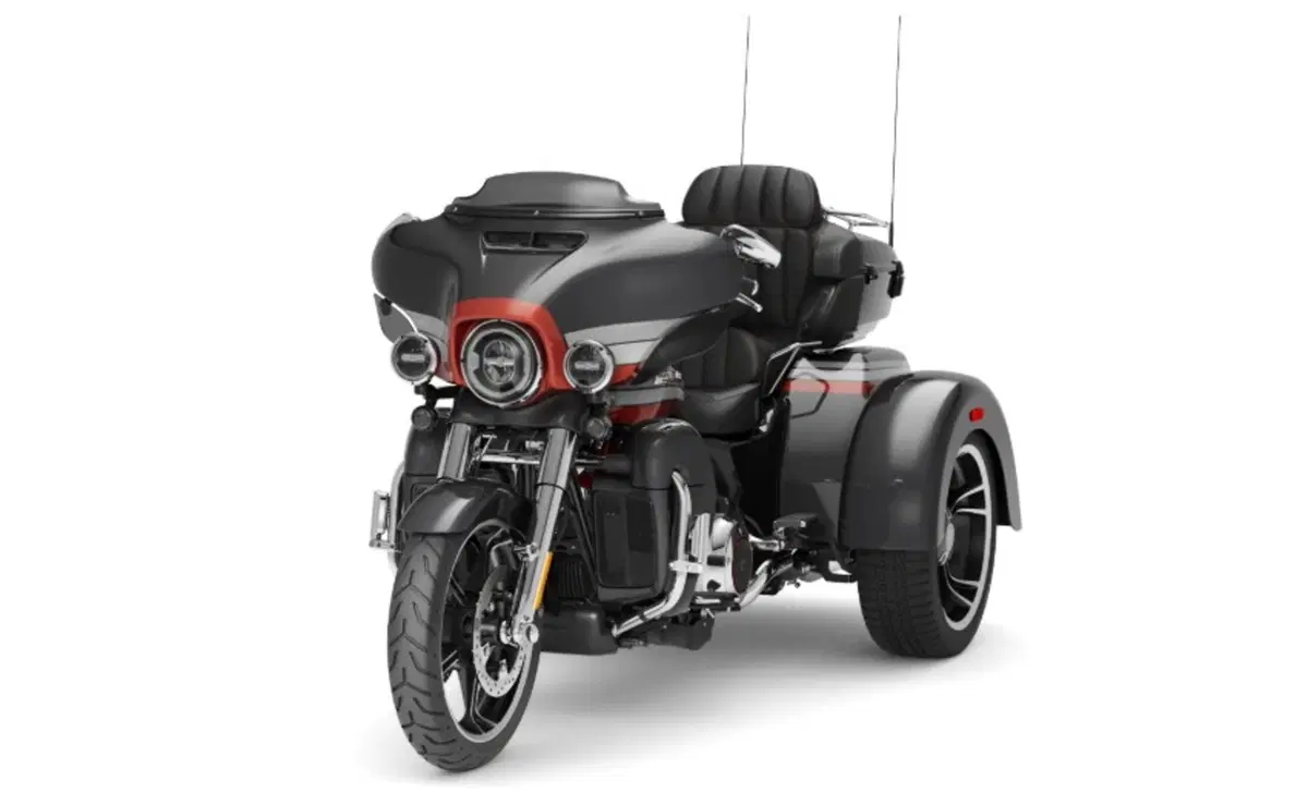 Harley-Davidson CVO - Custom Vehicle Operations 117 CVO Tri Glide Ultra (2020) - FLHTCUTGSE_AF (8)
