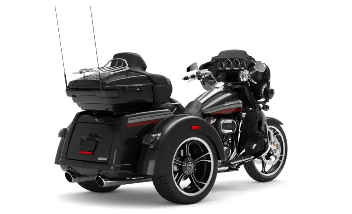 Harley-Davidson CVO - Custom Vehicle Operations 117 CVO Tri Glide Ultra (2020) - FLHTCUTGSE_AF (4)