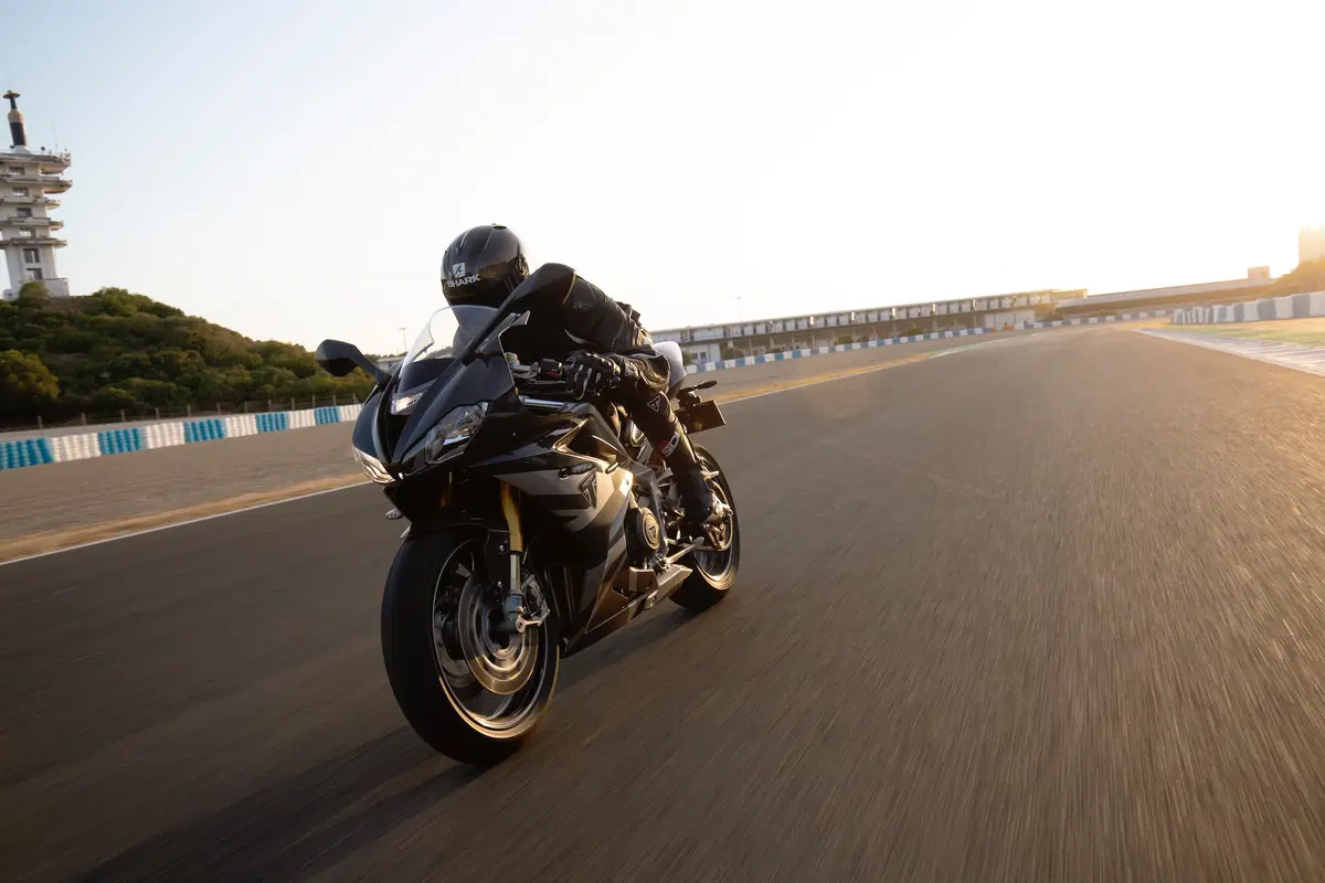 Nuova Triumph Daytona Moto2 765: tutti i dati! (6)