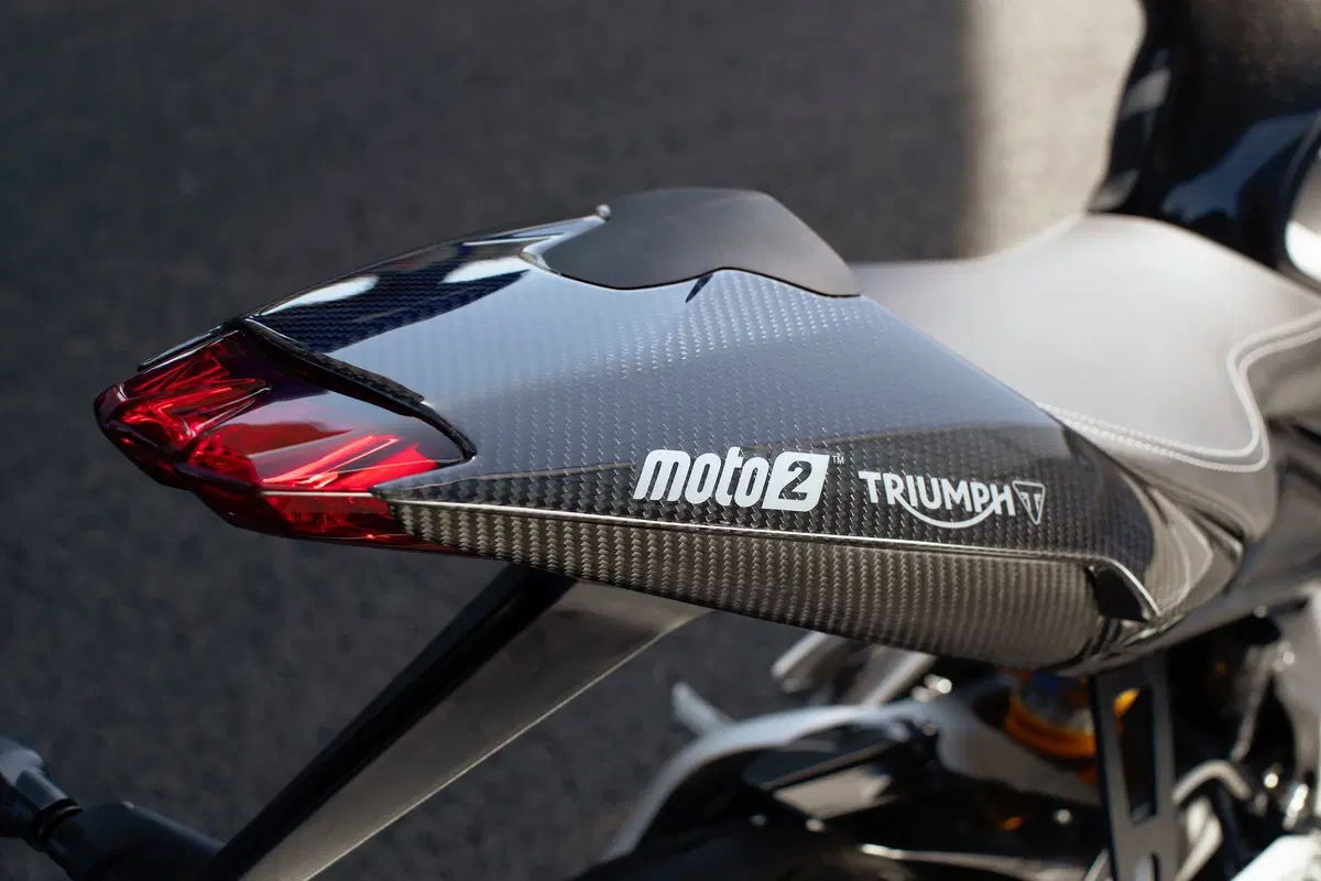 Nuova Triumph Daytona Moto2 765: tutti i dati! (10)