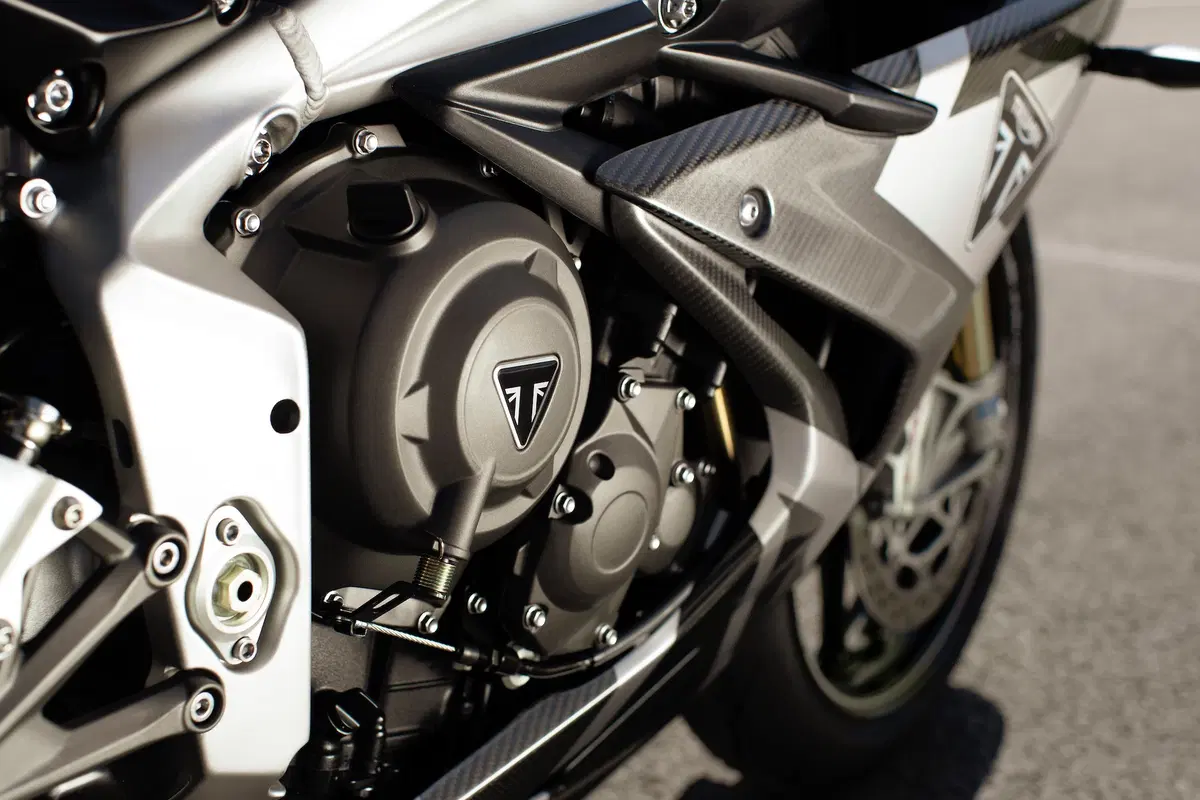Nuova Triumph Daytona Moto2 765: tutti i dati! (14)