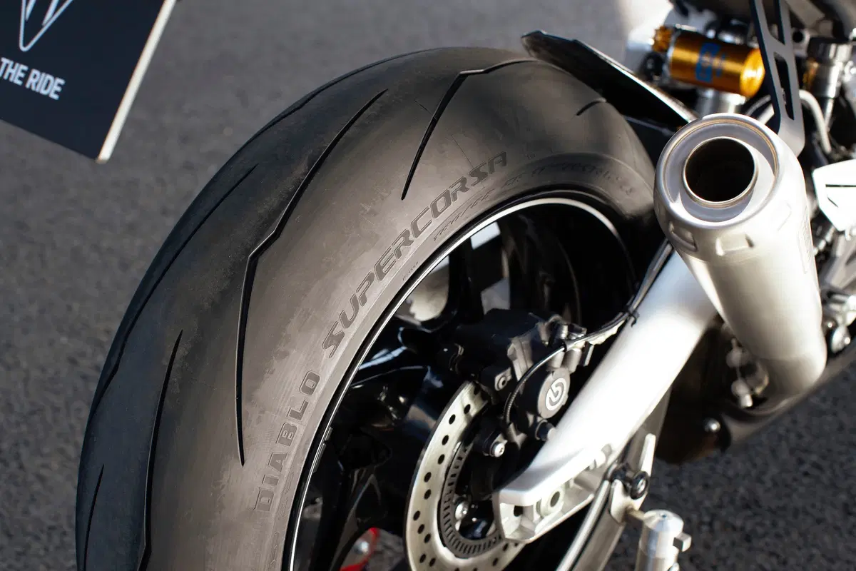 Nuova Triumph Daytona Moto2 765: tutti i dati! (17)
