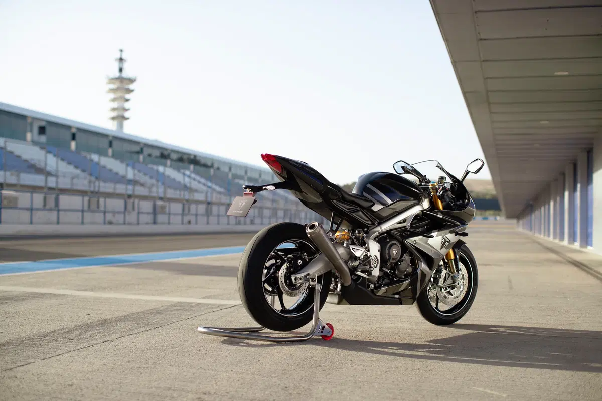 Nuova Triumph Daytona Moto2 765: tutti i dati! (18)