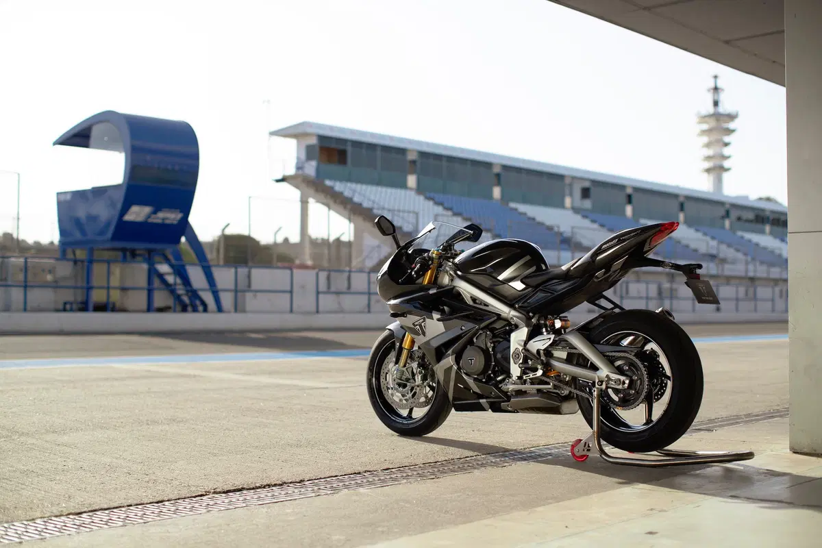 Nuova Triumph Daytona Moto2 765: tutti i dati! (21)