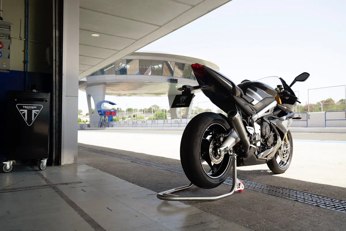 Nuova Triumph Daytona Moto2 765: tutti i dati! (24)