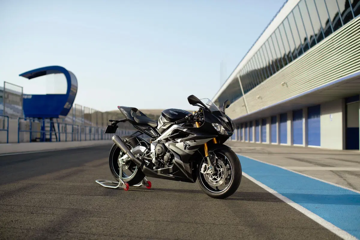 Nuova Triumph Daytona Moto2 765: tutti i dati! (28)