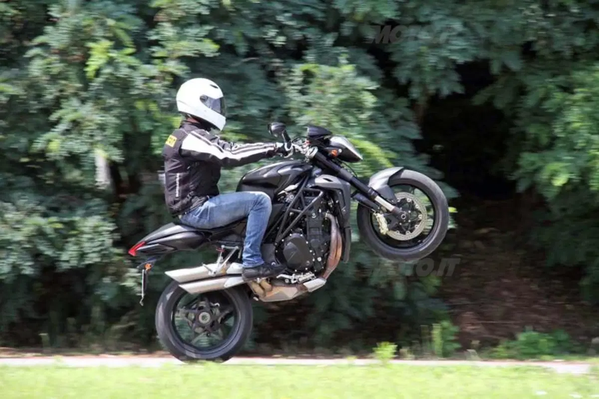 MV Agusta Brutale 920   (30)