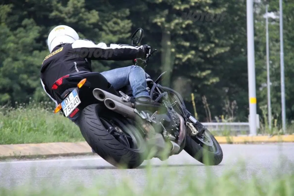 MV Agusta Brutale 920   (41)