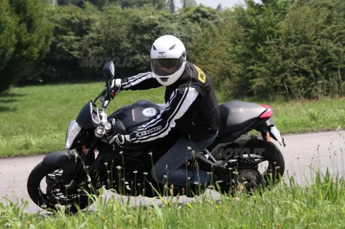 MV Agusta Brutale 920   (42)