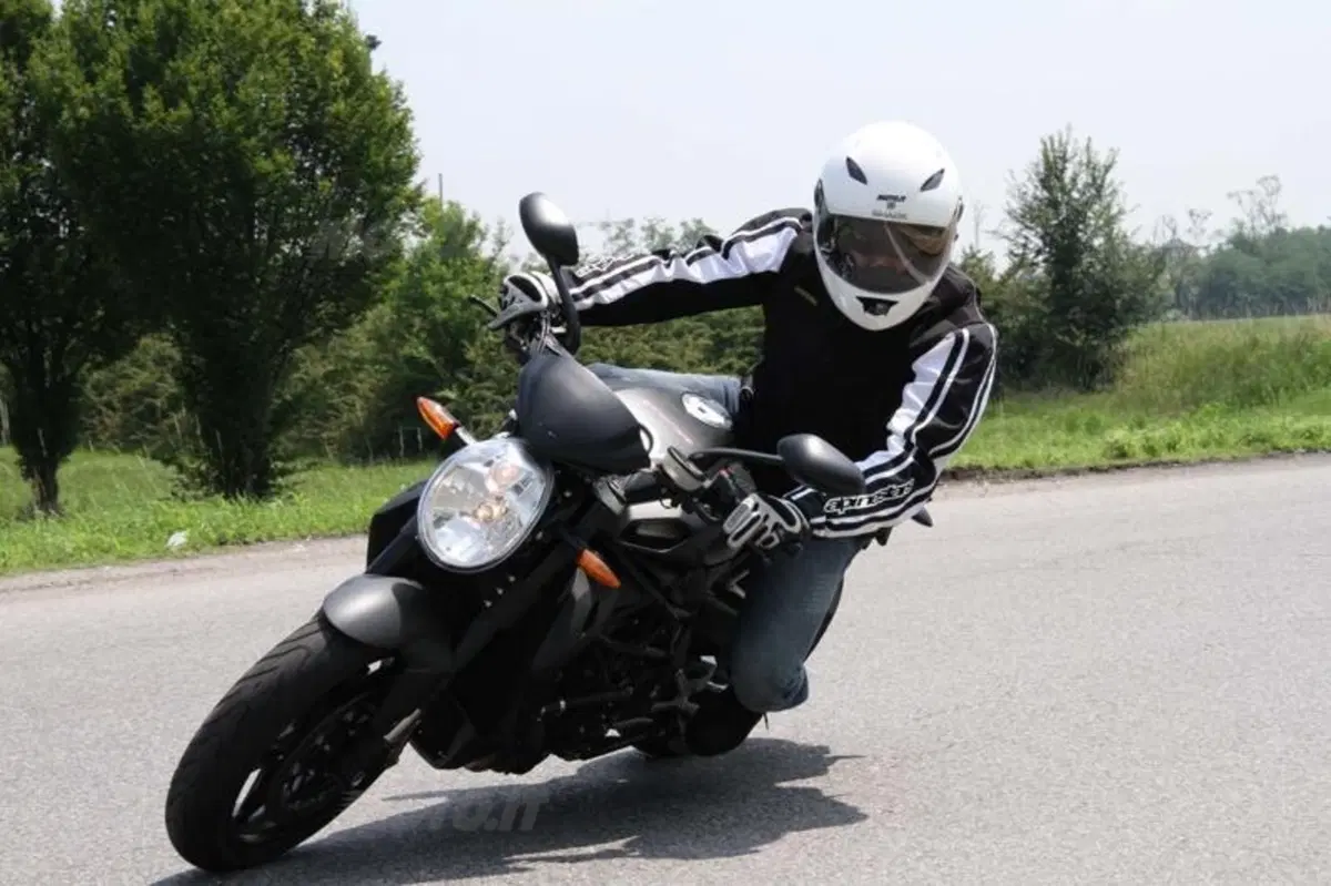 MV Agusta Brutale 920   (46)