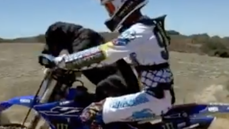 Jarryd McNeil: freestyle... con il cane!