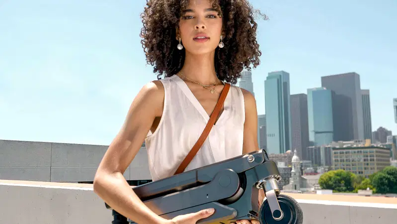 Monopattino elettrico di serie. Bella l'idea di Hyundai