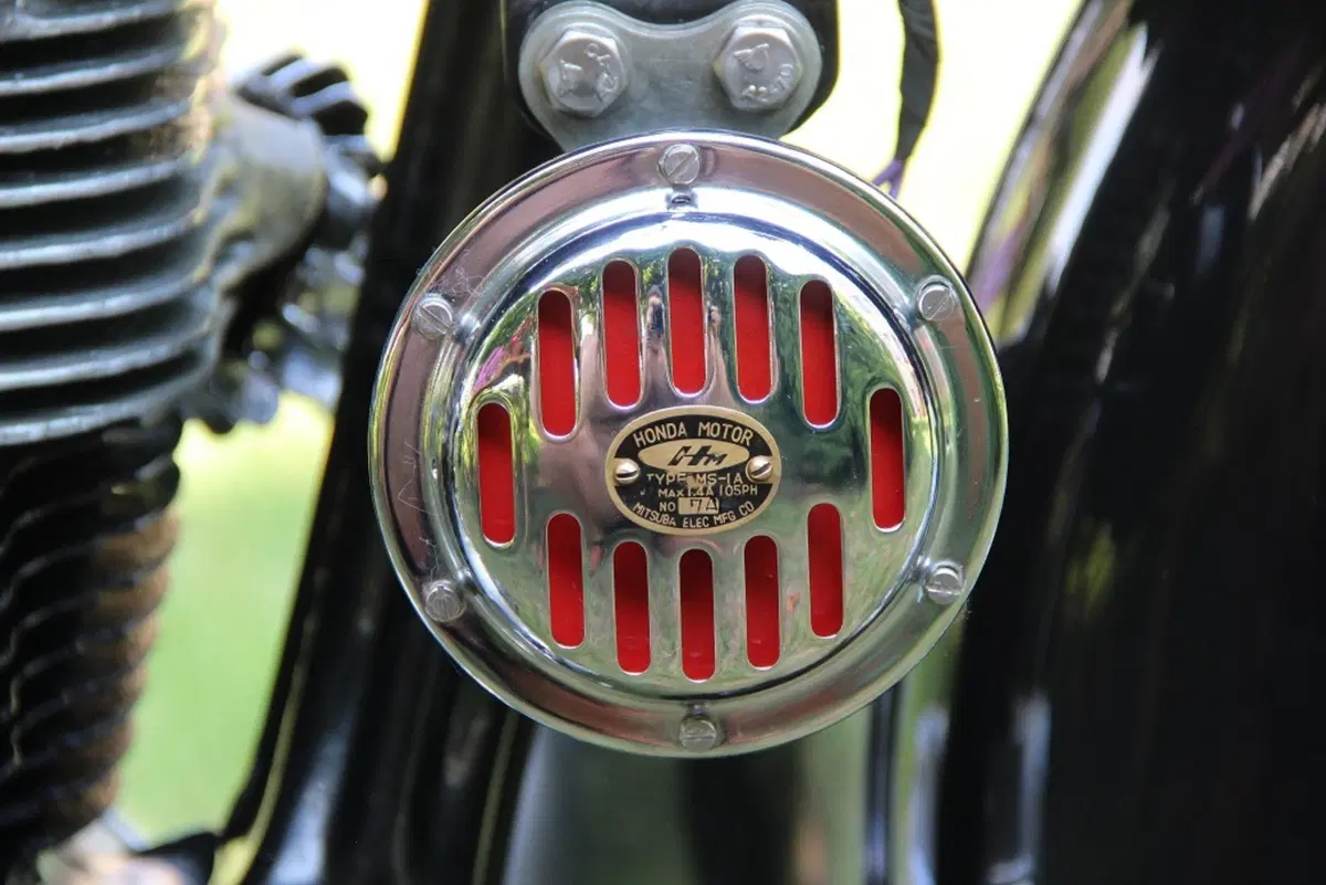 Honda MF 350 Dream: una moto (quasi) unica all'asta (13)