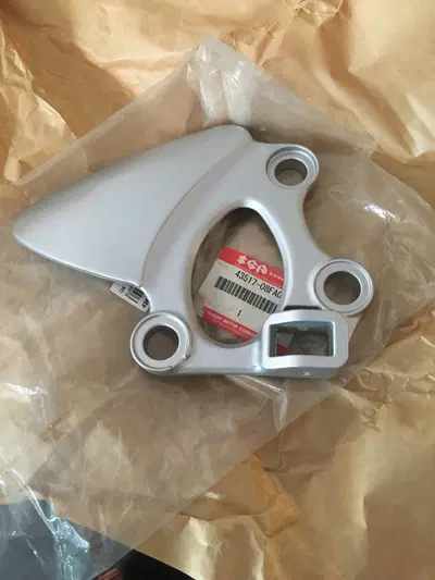 SUPPORTO PEDANA Suzuki