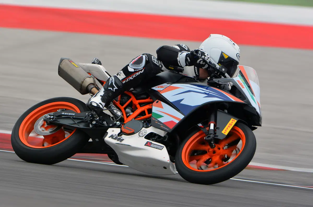 KTM RC 390 Cup SP4T (2)