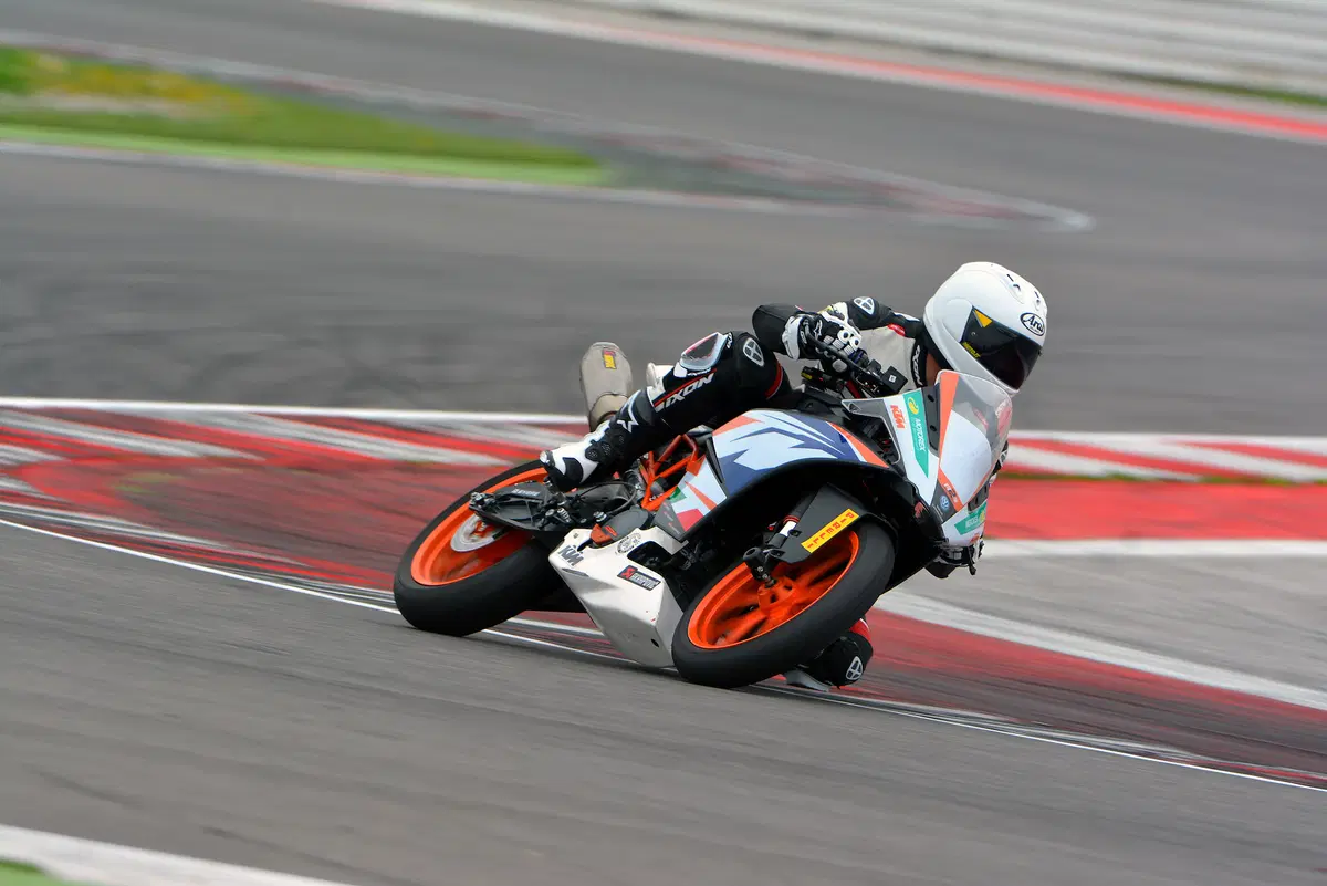 KTM RC 390 Cup SP4T (4)