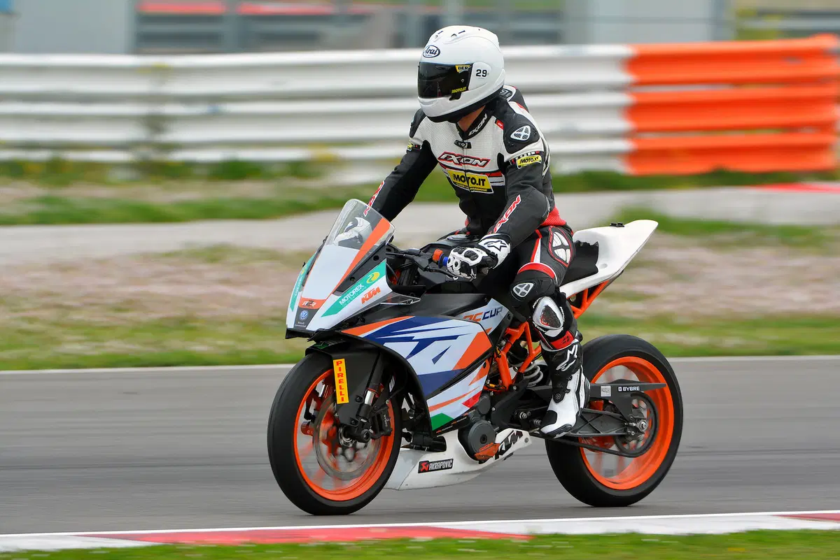 KTM RC 390 Cup SP4T (5)