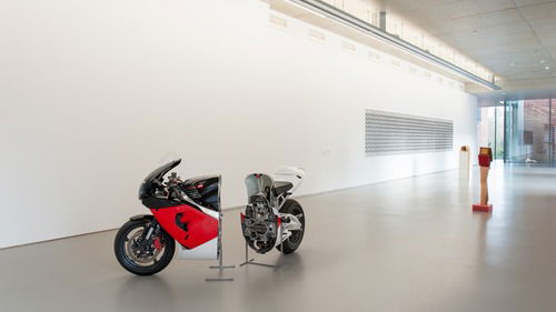 Biennale di Venezia: Alexandra Bircken, l'artista che trasforma le moto in sculture (8)