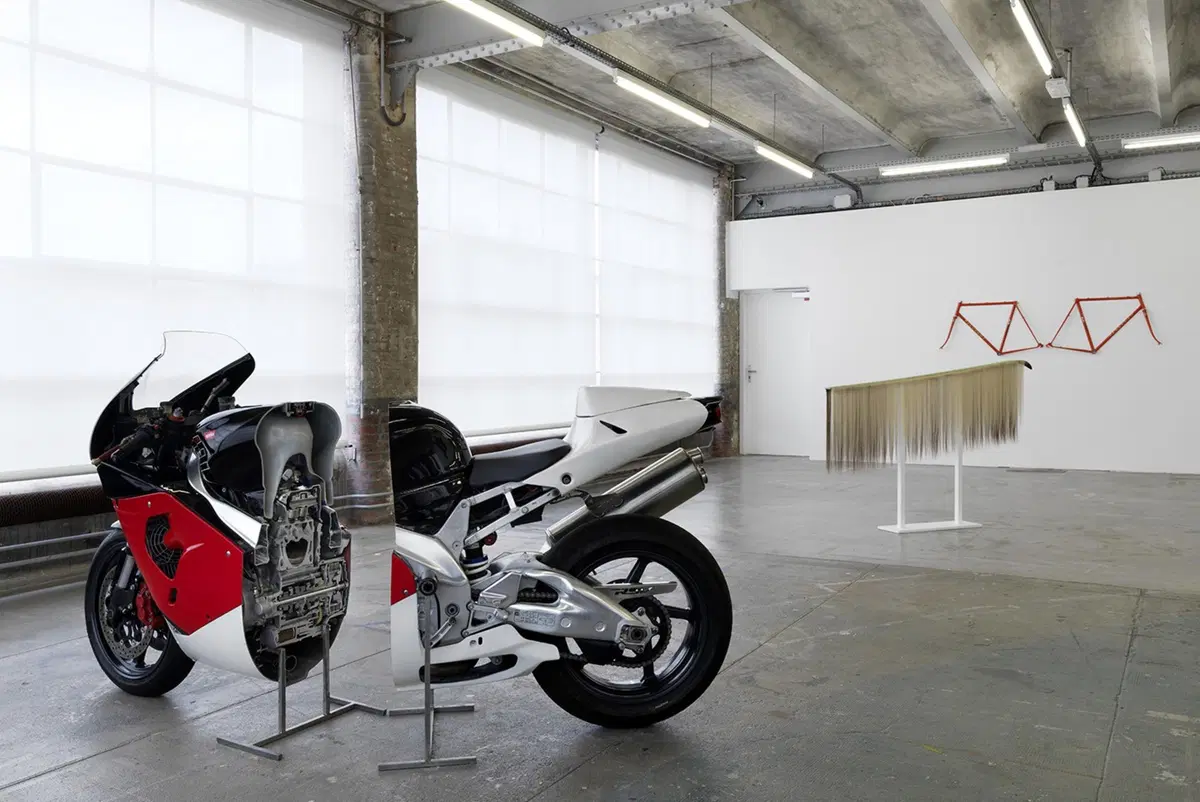 Biennale di Venezia: Alexandra Bircken, l'artista che trasforma le moto in sculture (14)